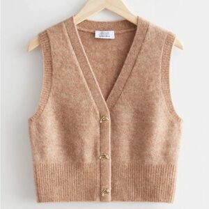 & Other Stories - Dolphin Knit Vest